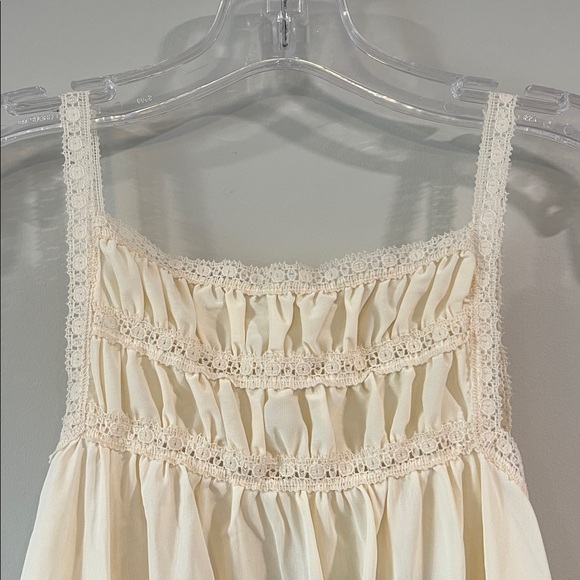 Vintage Cream Chemise - Picture 4 of 8